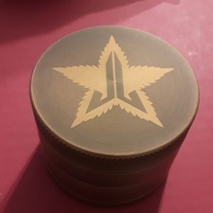 Jeffree Star Makeup - Jeffree star grinder Jeffree Star Makeup - Jeffree star grinder